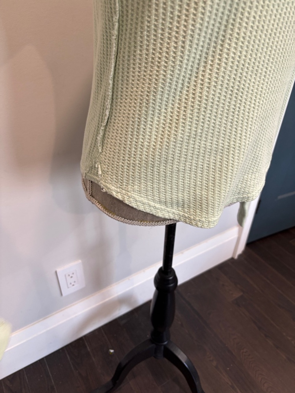 We The Free Green Thermal Thumb Hole Waffle Top Small - Picture 7 of 13